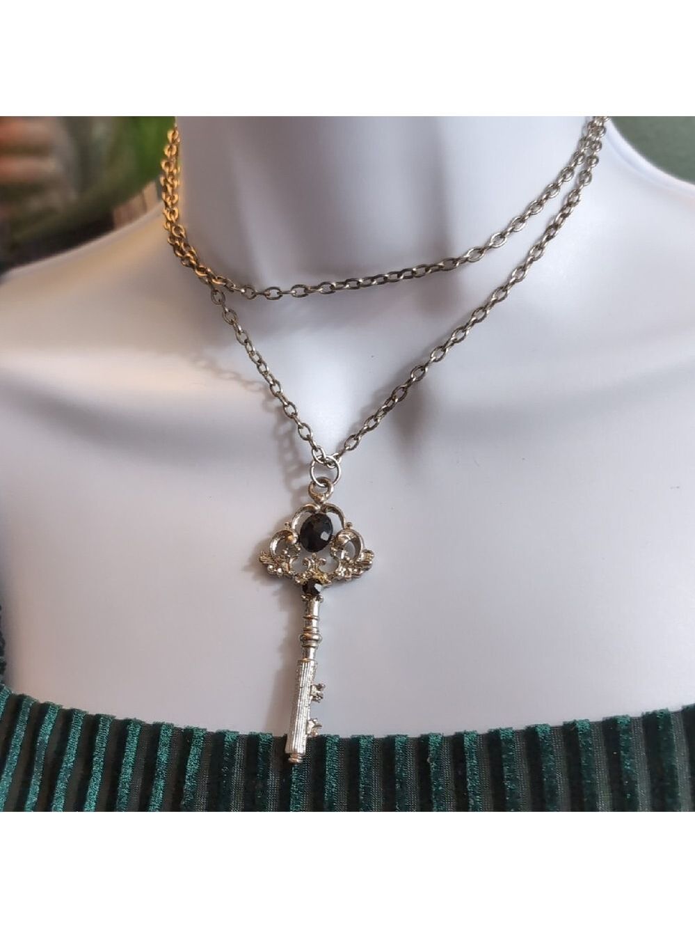 Alluring Silver Key Pendant Necklace